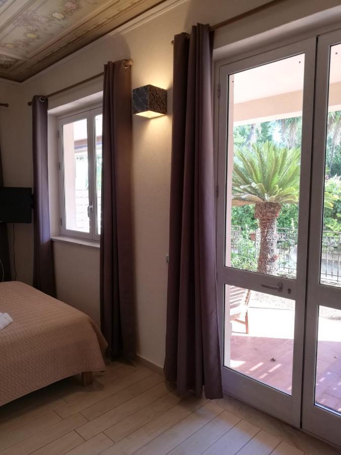 פלרמו Villa Antonella Rooms Mondello מראה חיצוני תמונה